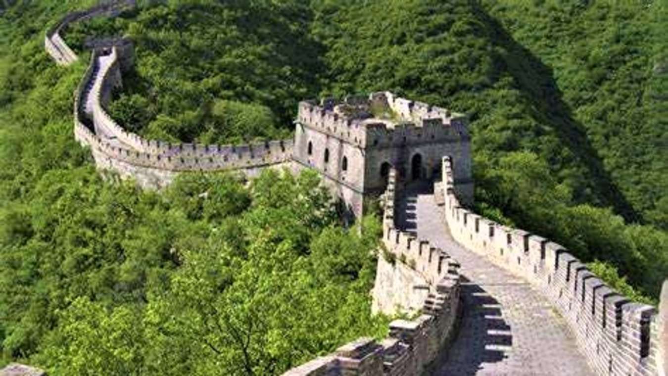 Inspectors find over 17,000 cracks in The Great Wall of China | The Spoof