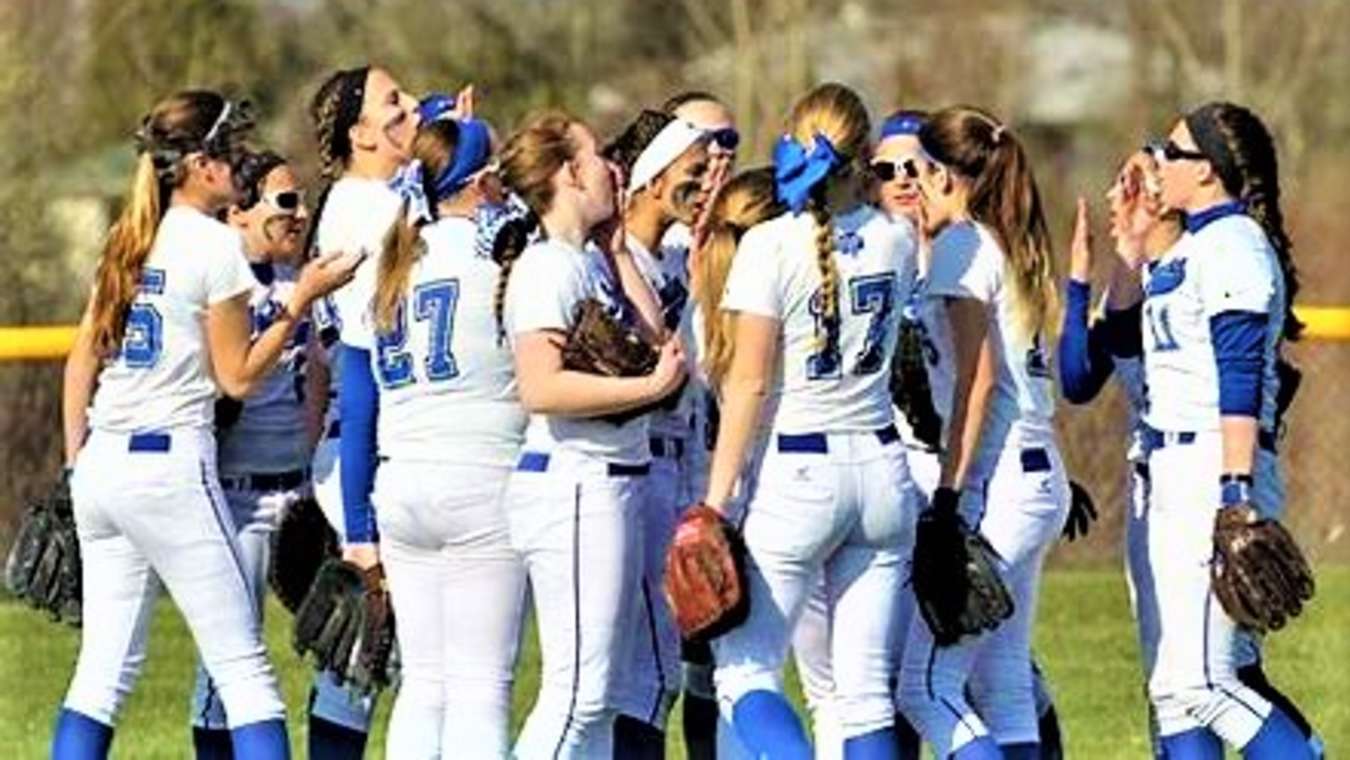 College softball coach got to 3rd base with 2nd basewoman The Spoof