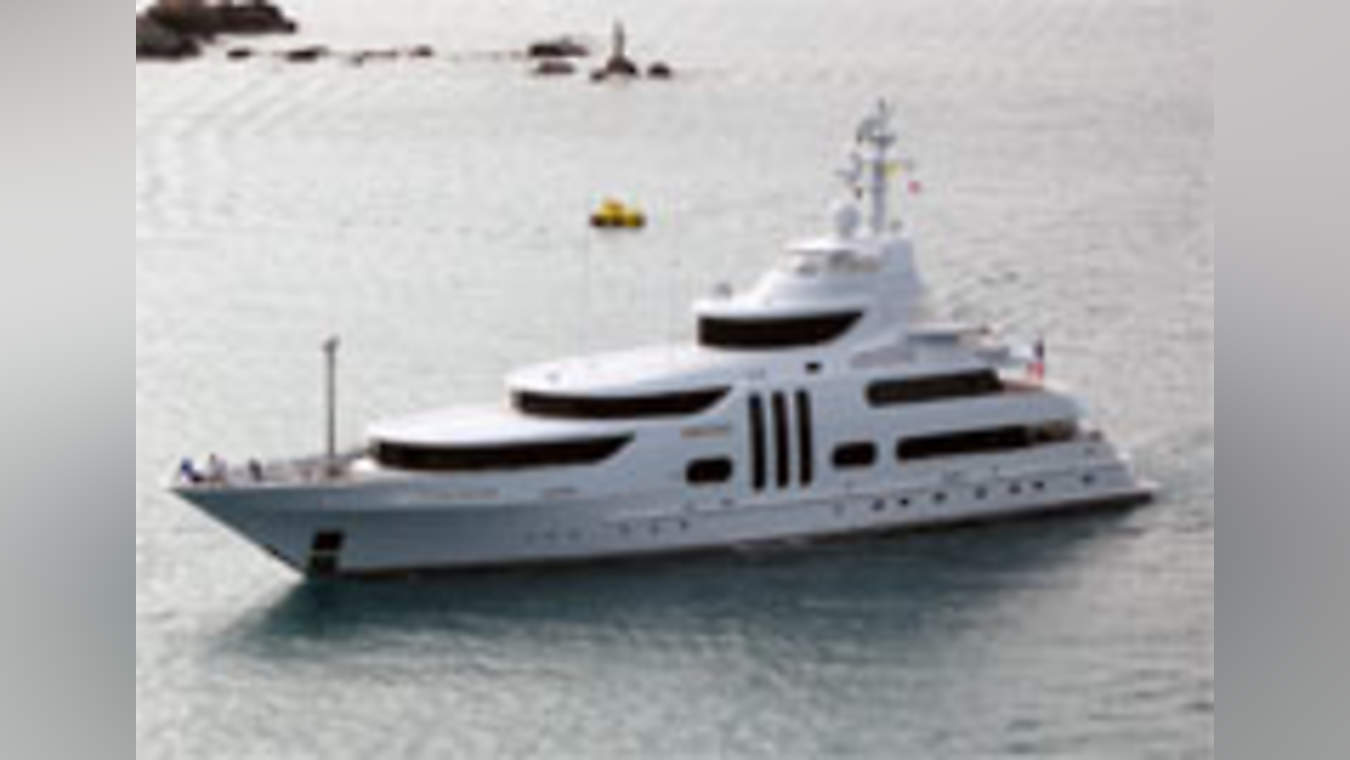 brad pitt super yacht