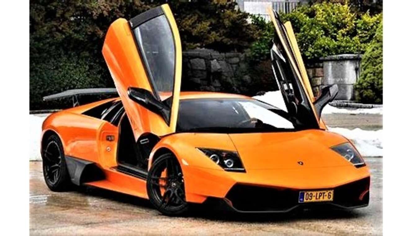 Queen Elizabeth sells her 2022 Lamborghini Murcielago Deluxe | The Spoof